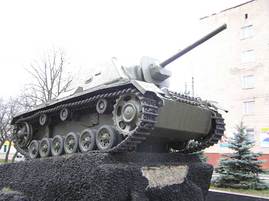 гибрид фашистского и советского танков: корпус принадлежит немецкому танку Т-3 (Pz-3), а башня, оснащенная 76мм пушкой – советские.