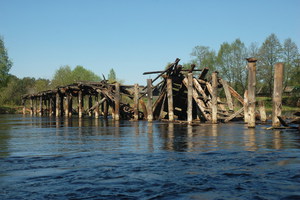 Заброшенный мост на окраине Краснополья